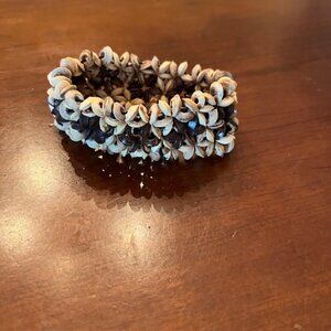 Flower wood beaded stretch bracelet